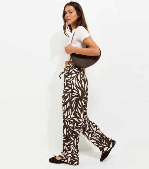 Petite Brown Leaf Print Crinkle Texture Wide Leg Trousers