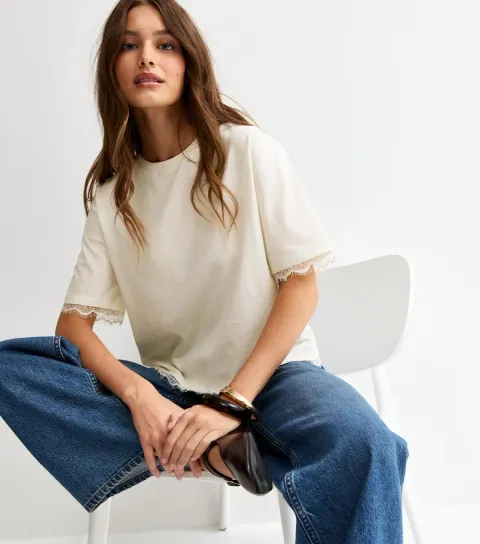 Off White T-Shirt Lace Hem Boxy T-Shirt