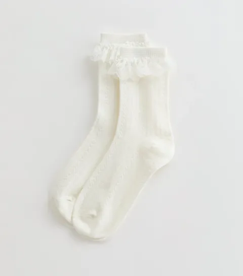 Cream Cable Knit Frilly Trim Socks