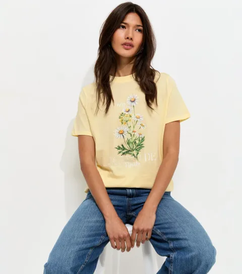 Light Yellow Cotton Daisy Print Relaxed T-Shirt