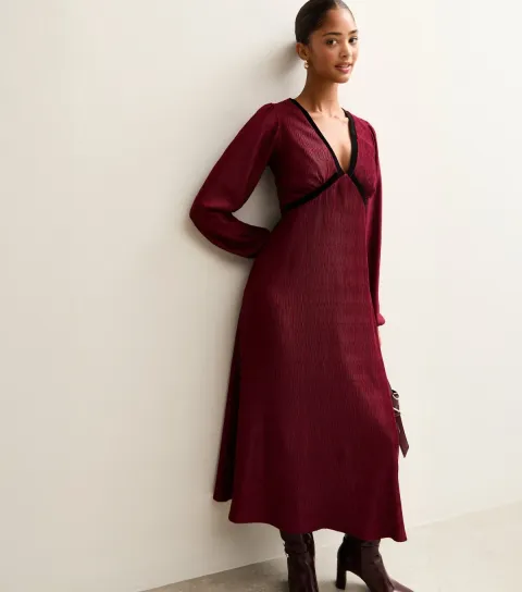 Dark Burgundy Plisse V-Neck Midi Dress