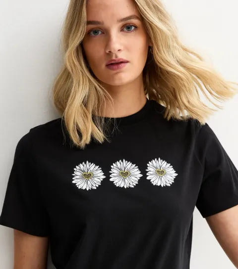 Black Daisy Print T-Shirt
